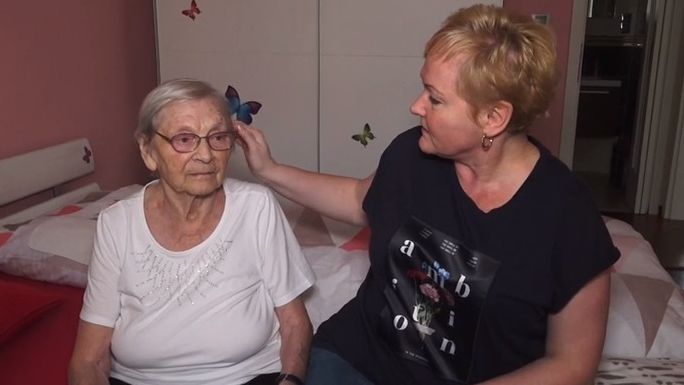 Přivezla si ze Slovenska nemocnou mámu, oba státy odmítají platit péči